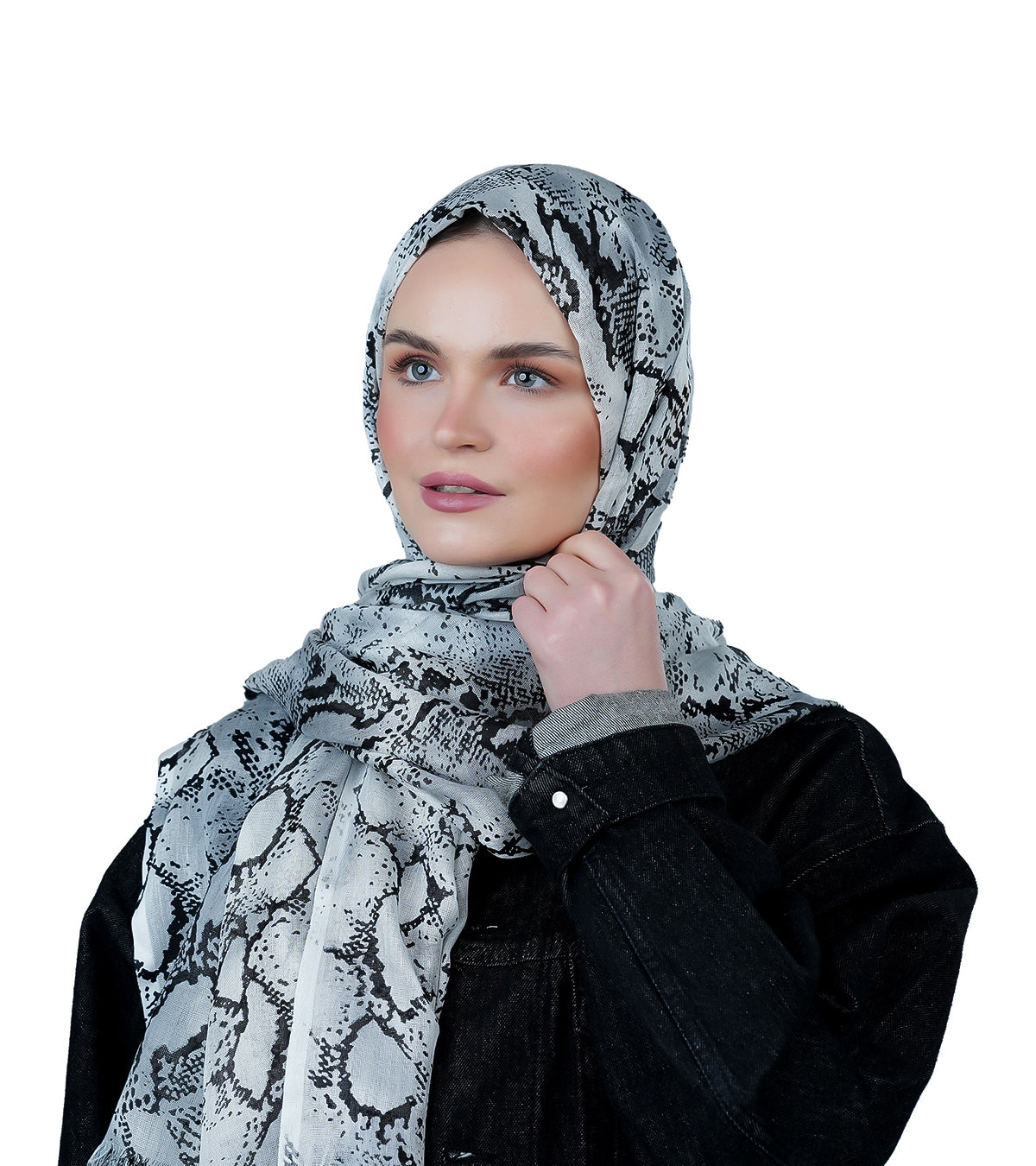 AMICA Grey Scarf