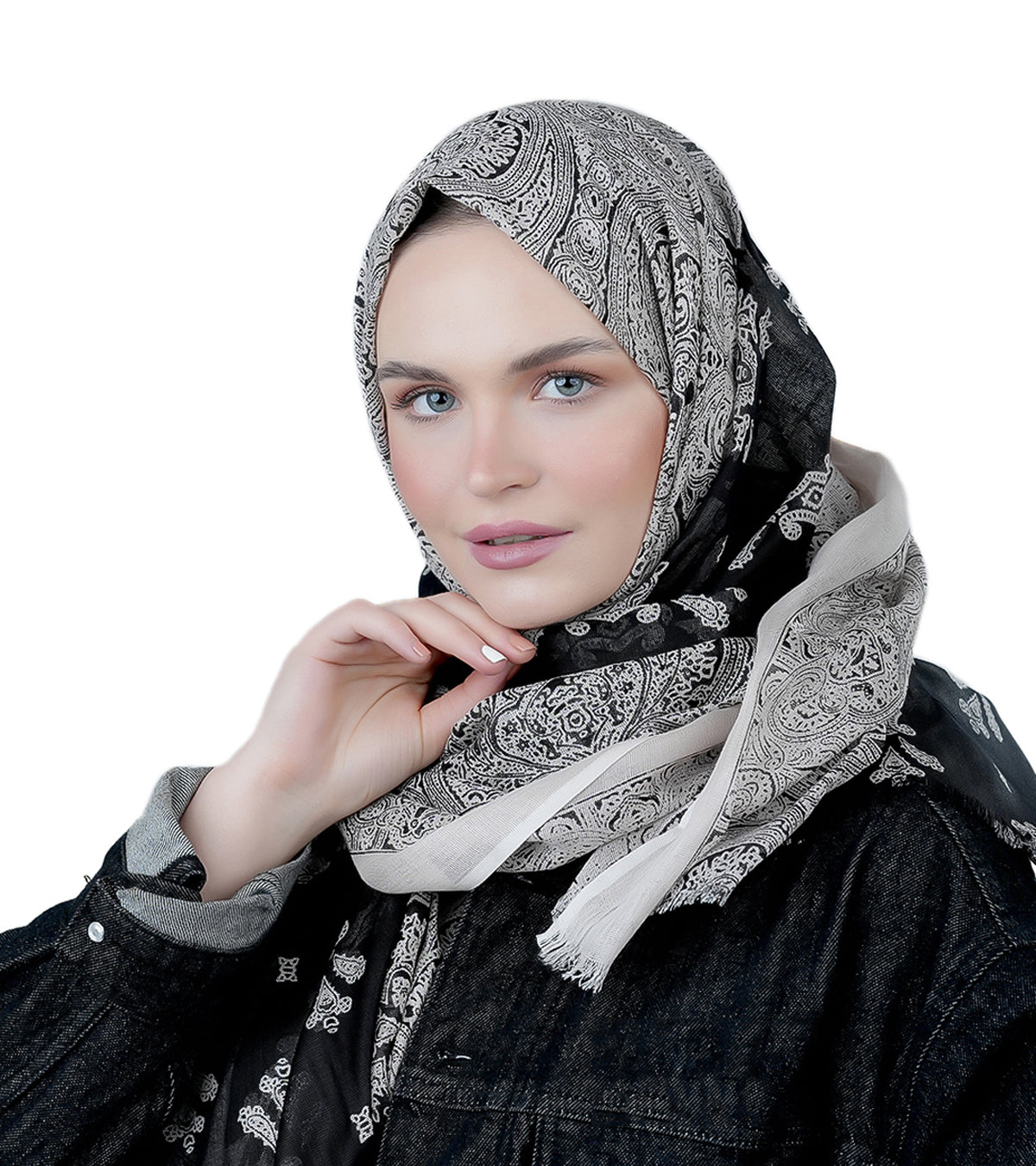 AMICA Black and Beige Scarf